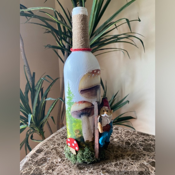 Mushroom, Gnome Lover Wine Bottle | Vase 3D Gnome Lover Wine Bottle Decor - Picture 3 of 10